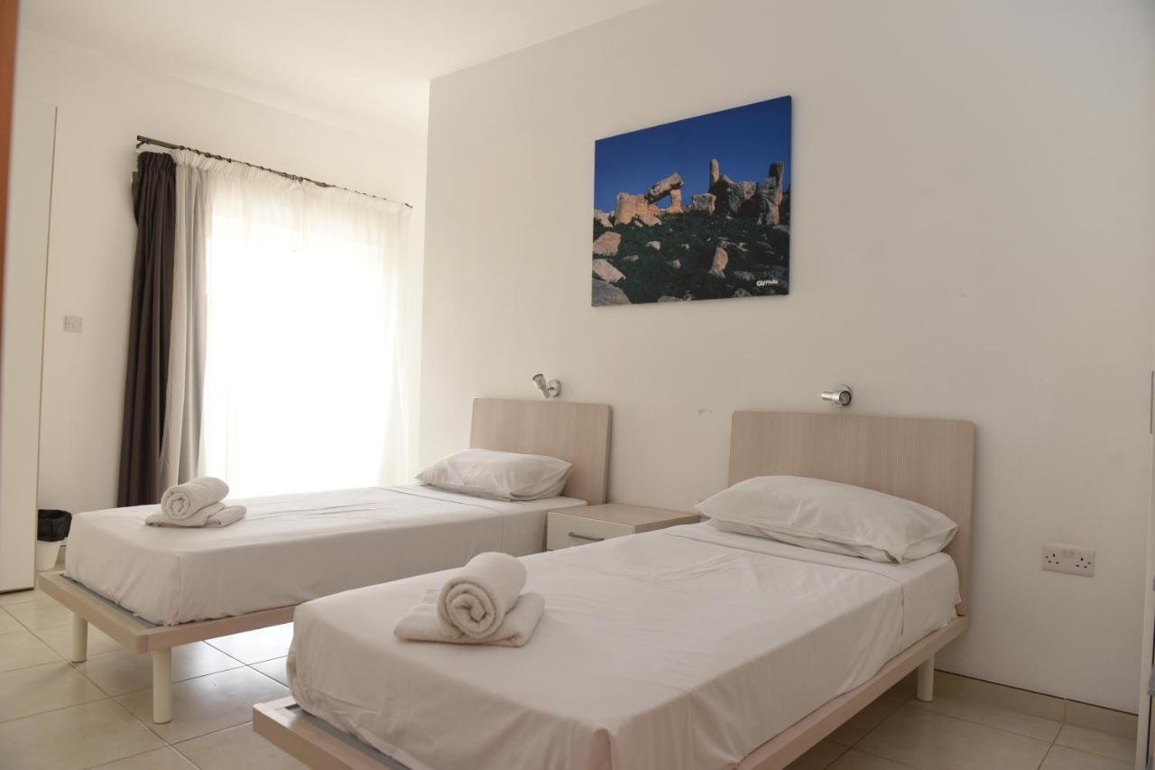 Hortensia 2 Bedroom Apartment Сент-Полс-Бей Экстерьер фото